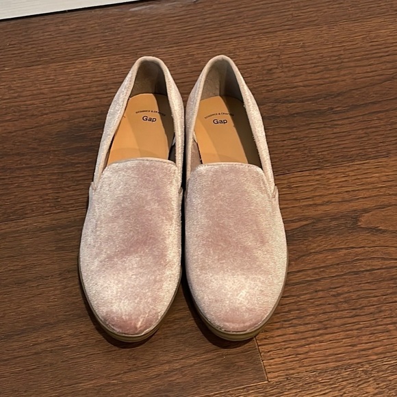 GAP Women’s Slip On Shoes Size 7 - Picture 1 of 6